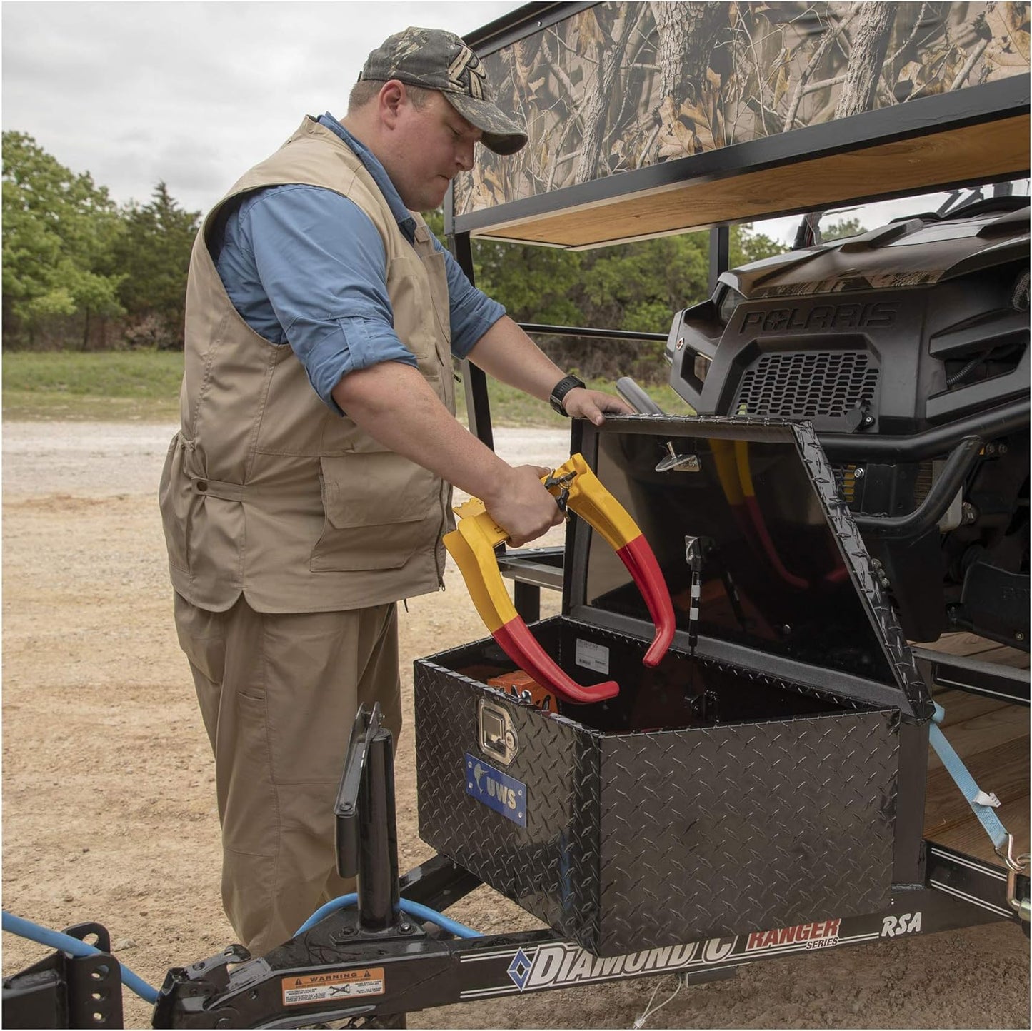 UWS EC20422 34-Inch Gloss Black Low-Profile Aluminum Trailer Tongue Tool Box – RigidCore Lid