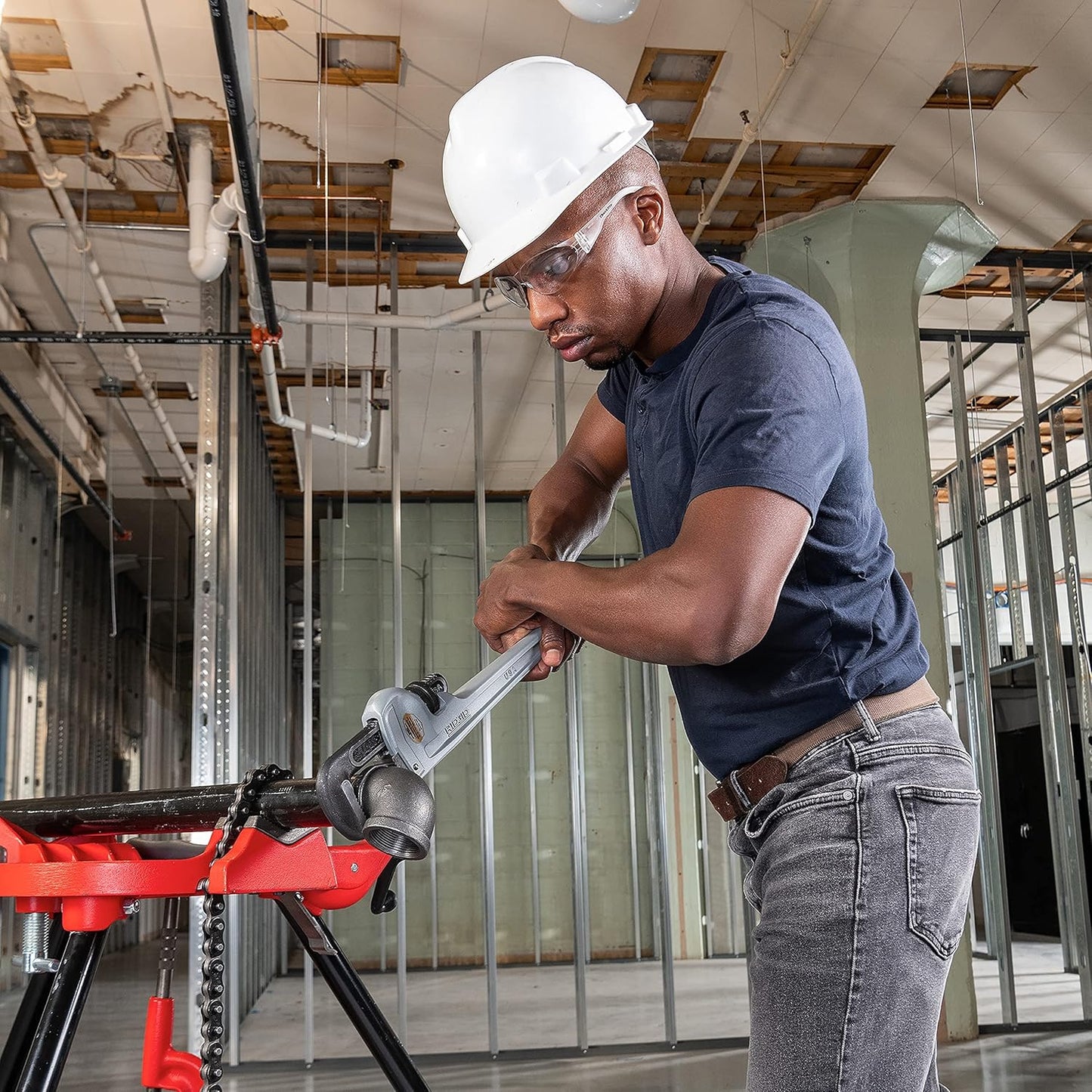 RIDGID 31100 Model 818 Aluminum Pipe Wrench – 18" Straight Plumbing Wrench, Lightweight Design