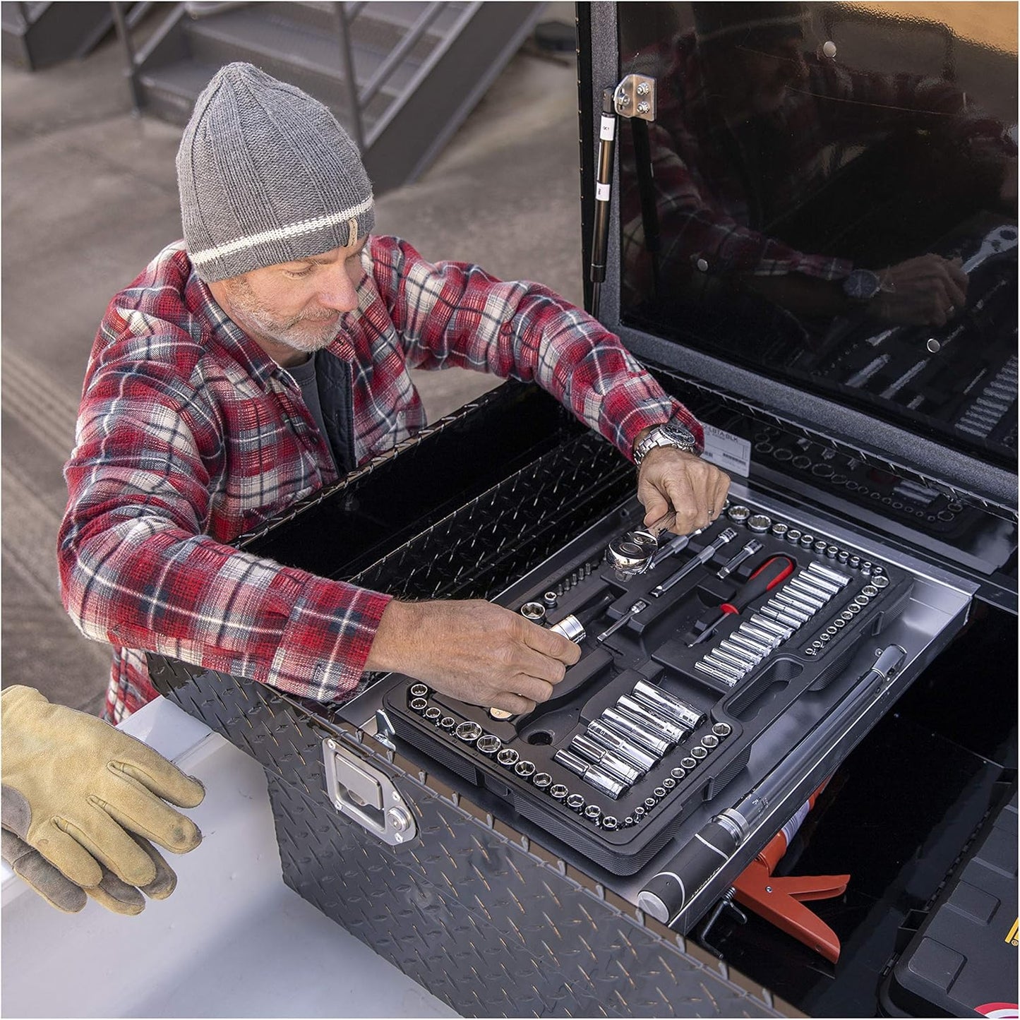 UWS United Welding Services TBS-72-LBTA-BLK 72-Inch Single Lid Wide Black Ram/99 C Fd Hd/04 C F150 Bed Cover